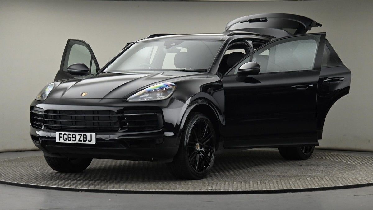 Porsche Cayenne Image 28