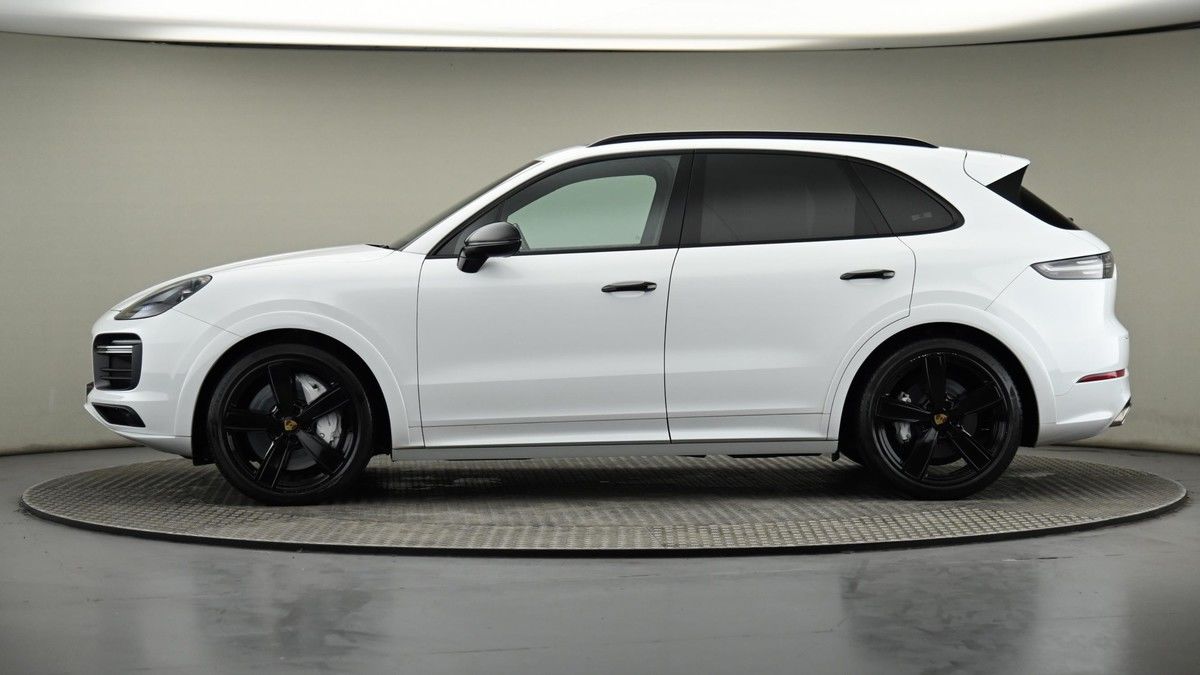 Porsche Cayenne Image 23