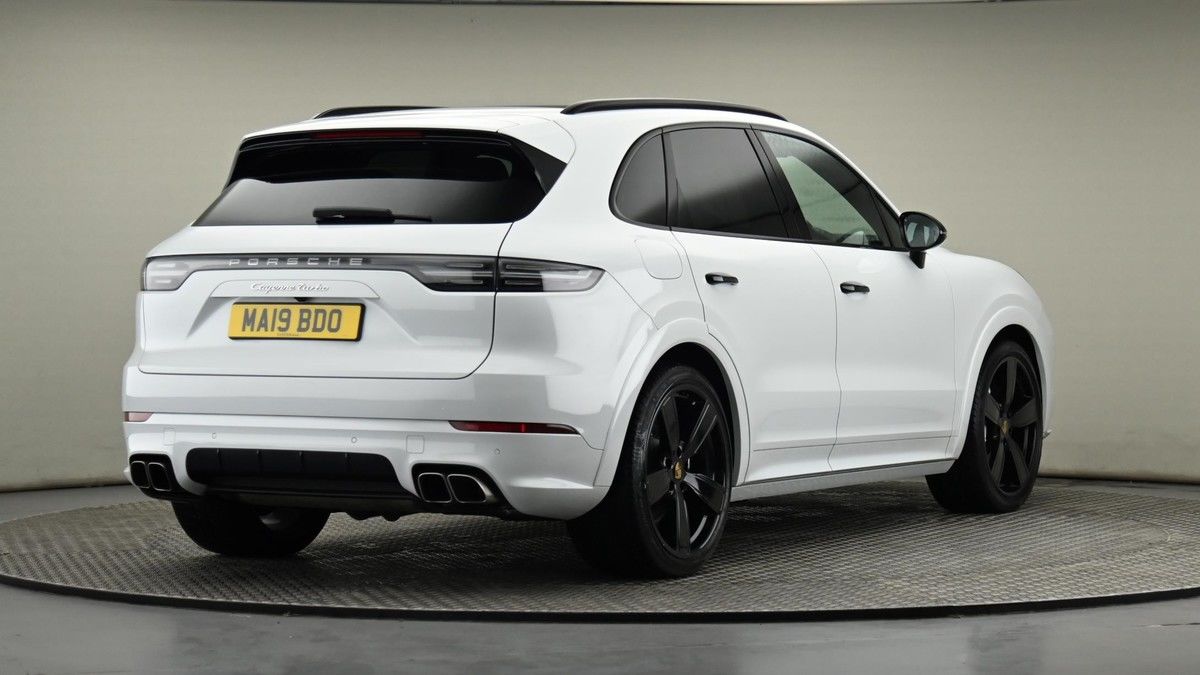 Porsche Cayenne Image 26