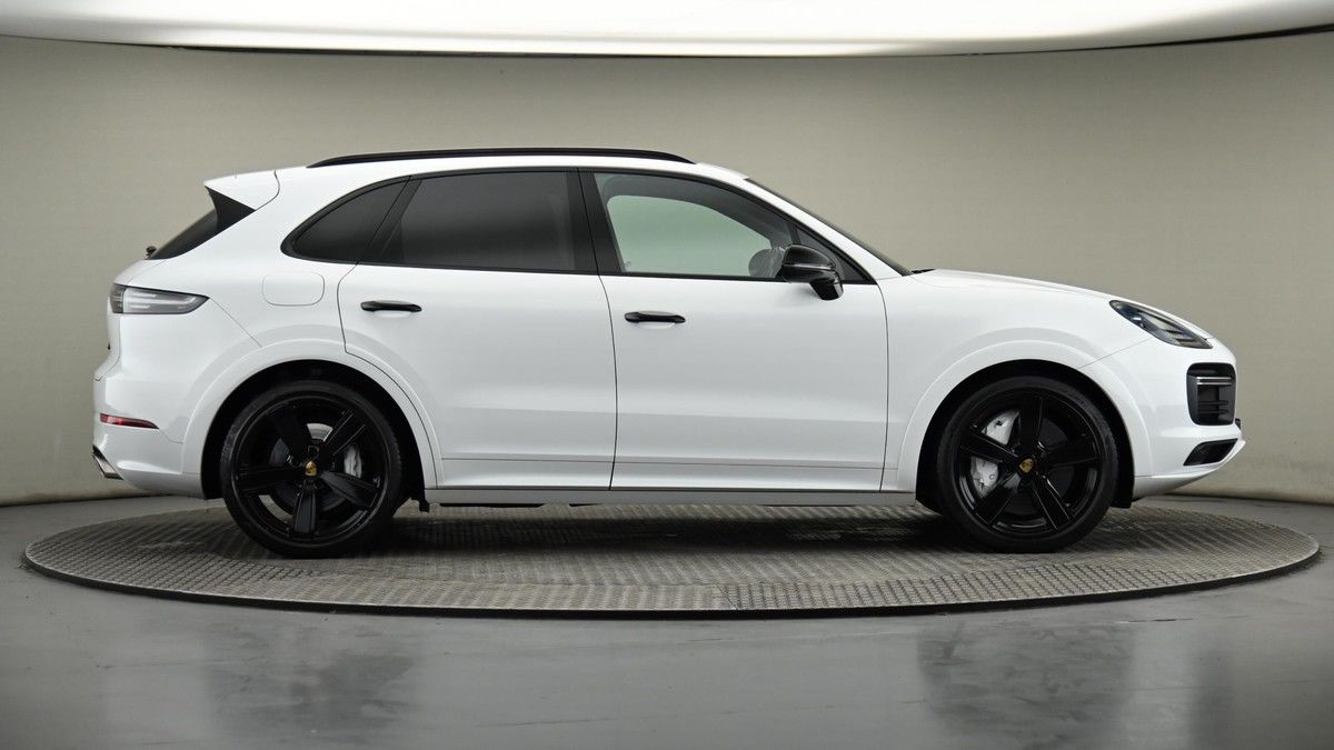 Porsche Cayenne Image 27