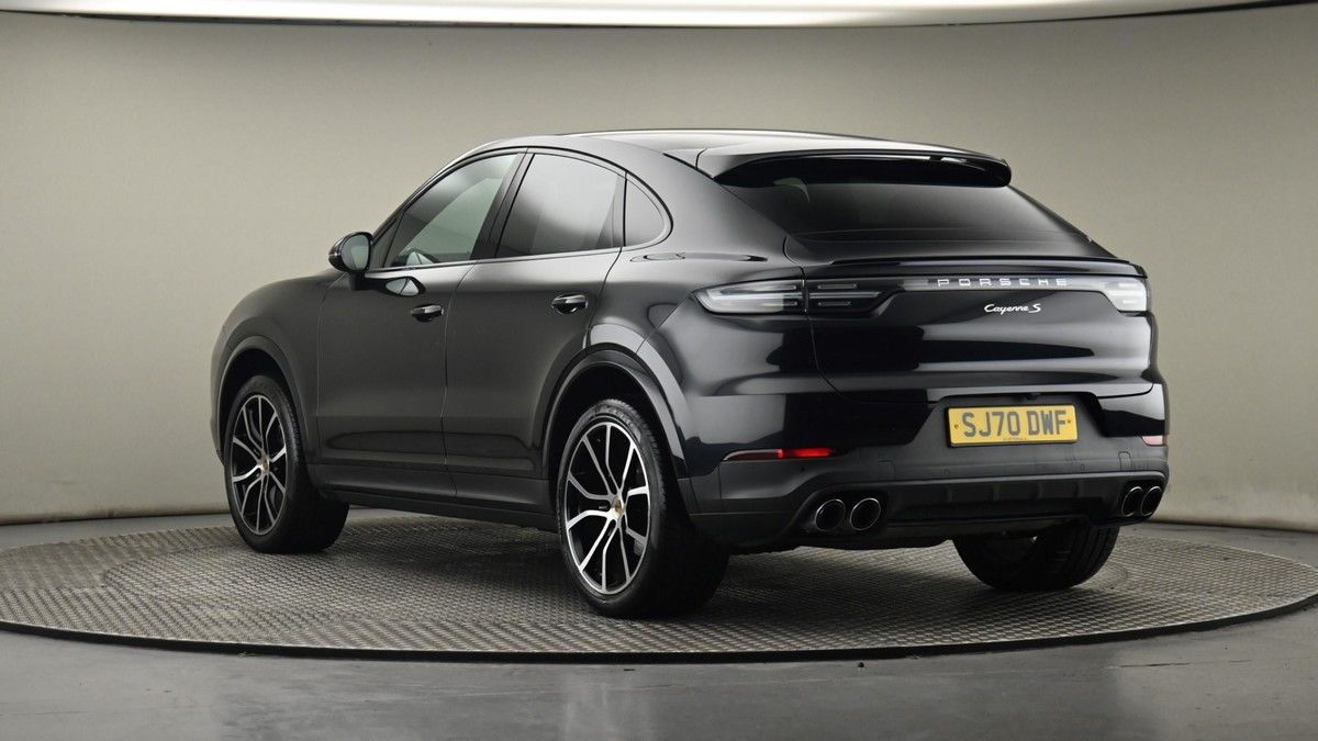 Porsche Cayenne Image 24