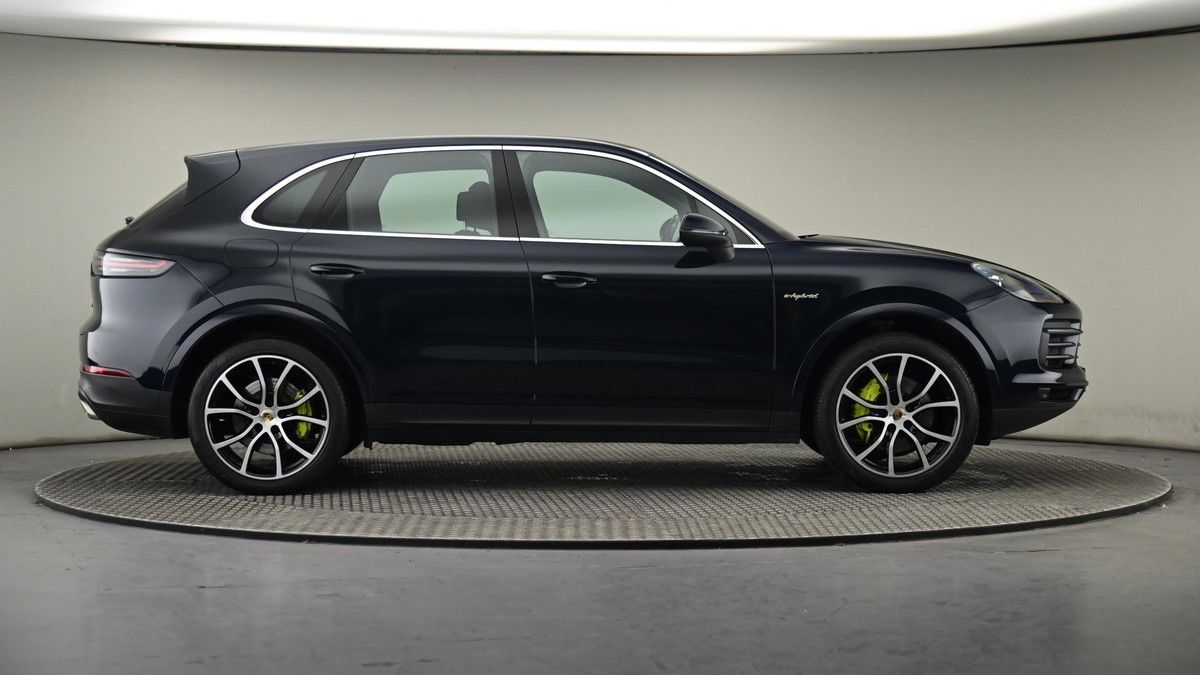 Porsche Cayenne Image 27