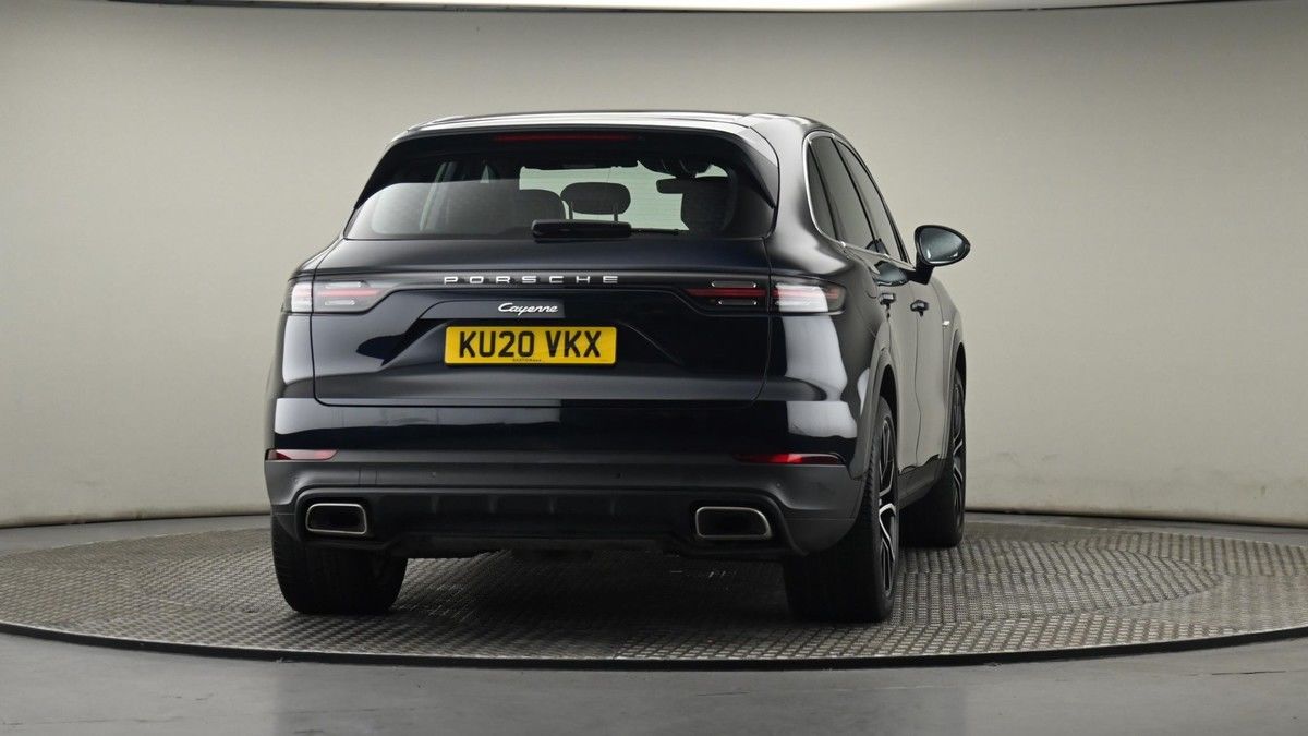 Porsche Cayenne Image 24