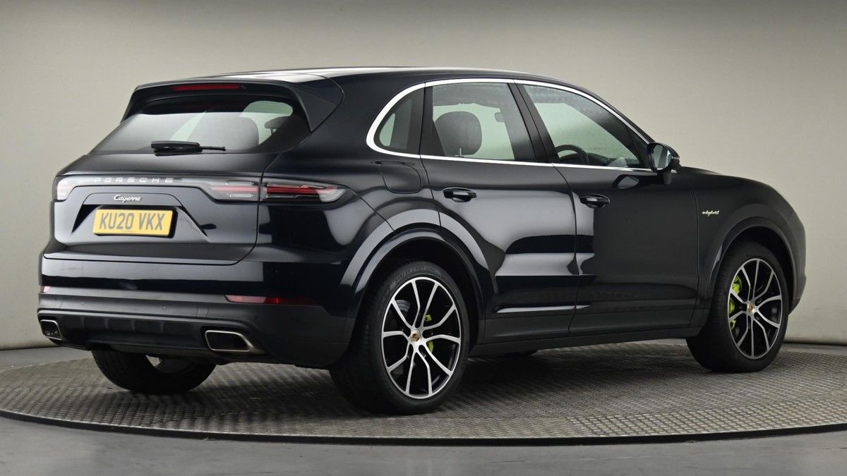 Porsche Cayenne Image 25