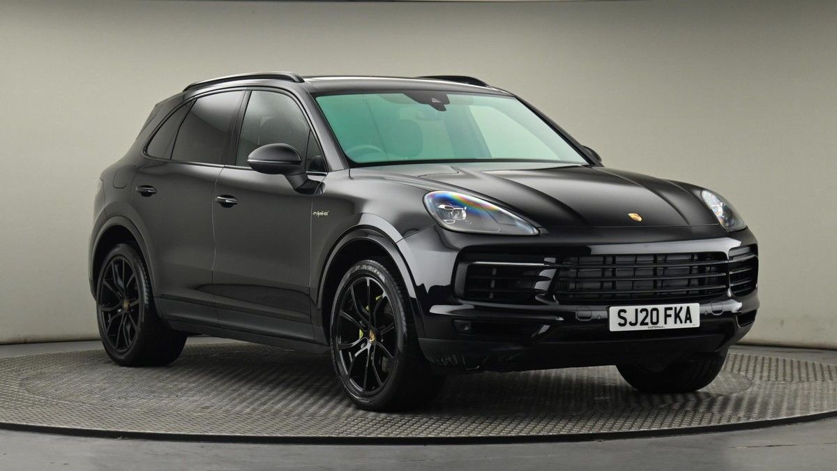 Porsche Cayenne Sticky Header Image