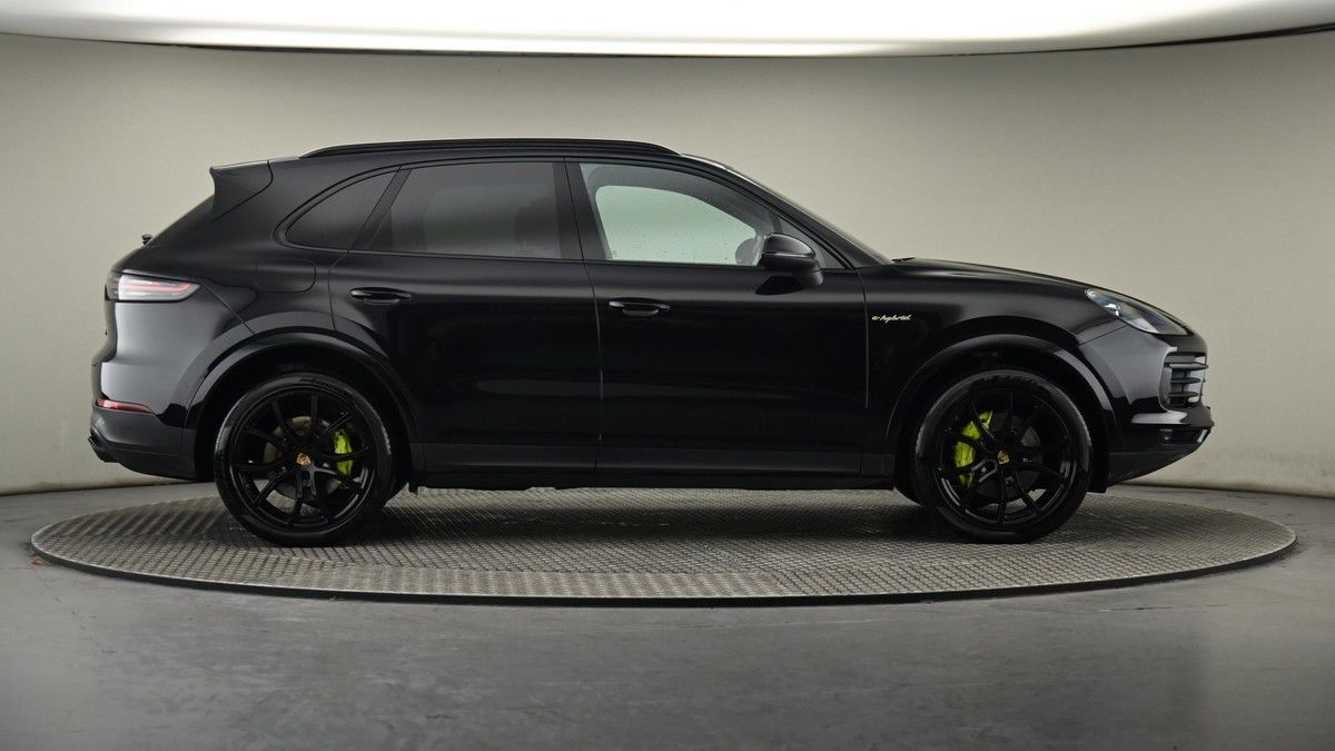 Porsche Cayenne Image 27