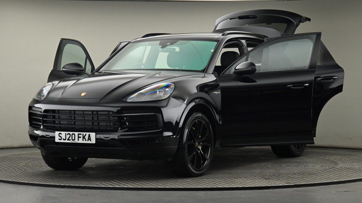 Porsche Cayenne Image 28