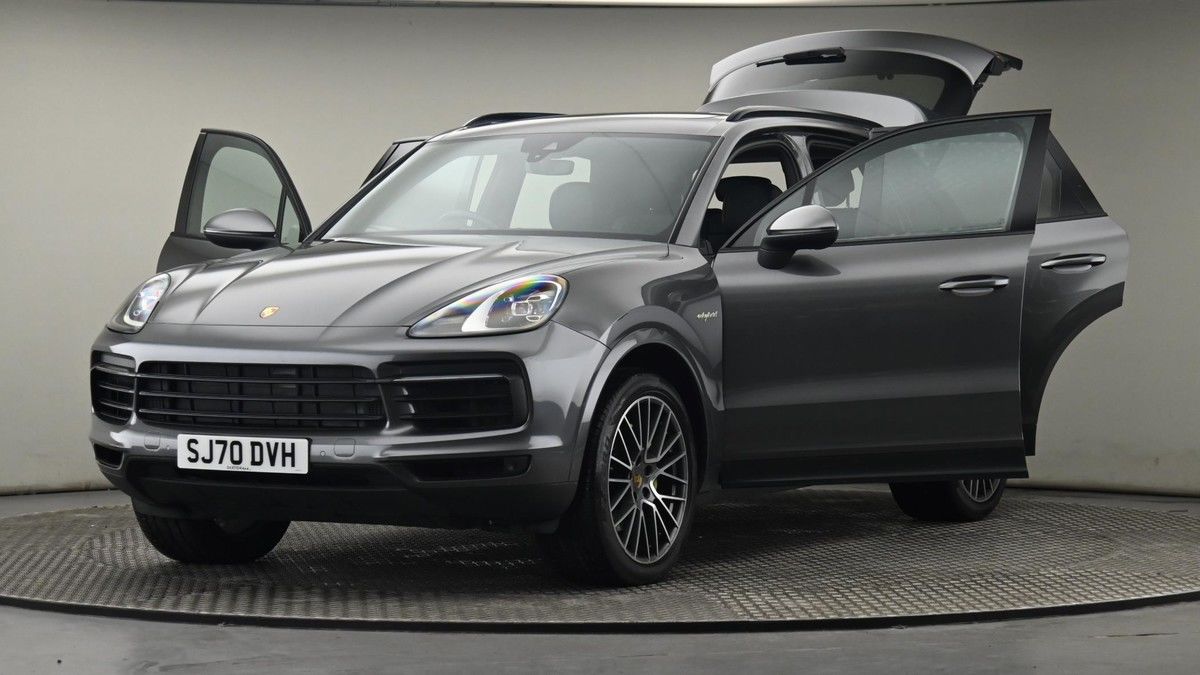 More views of Porsche Cayenne