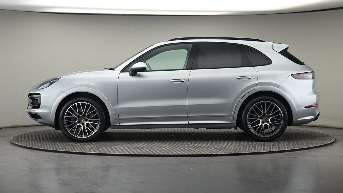 More views of Porsche Cayenne