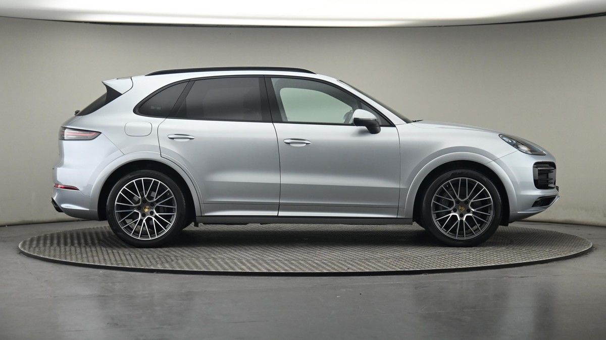 Porsche Cayenne Image 27