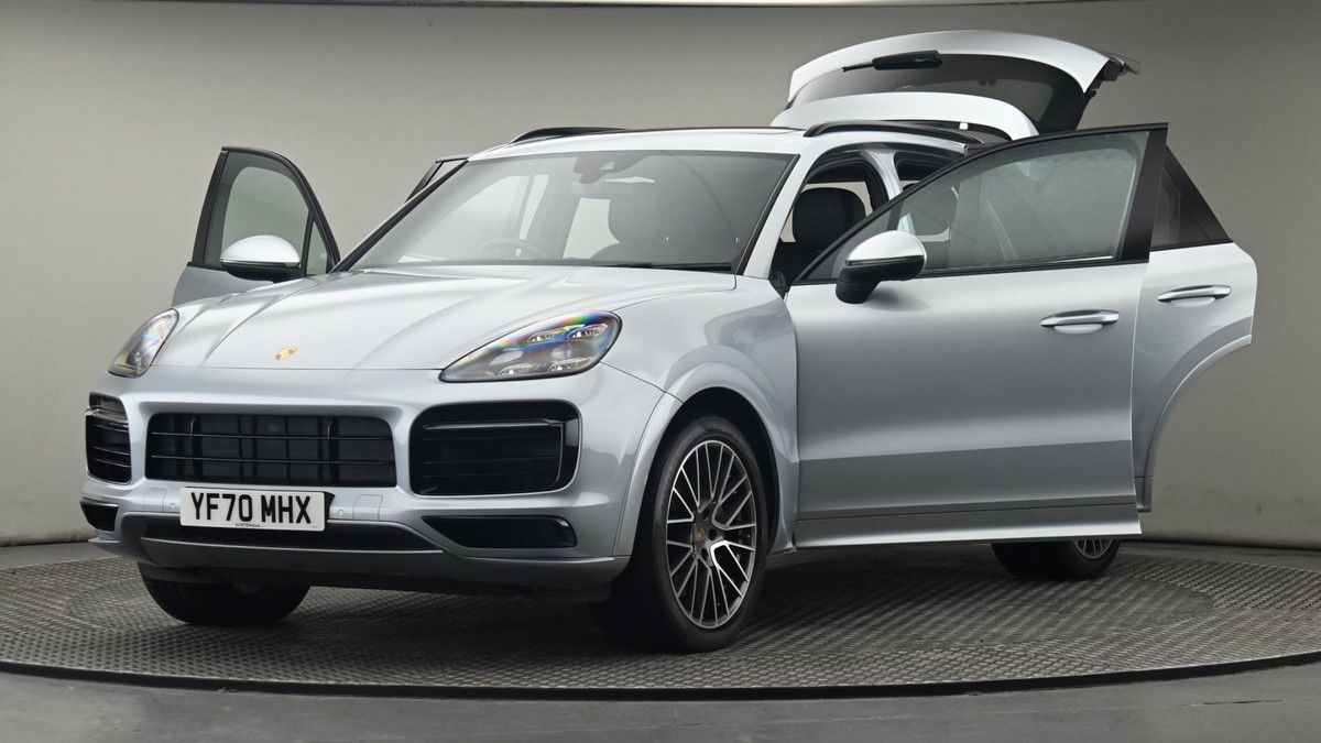 More views of Porsche Cayenne