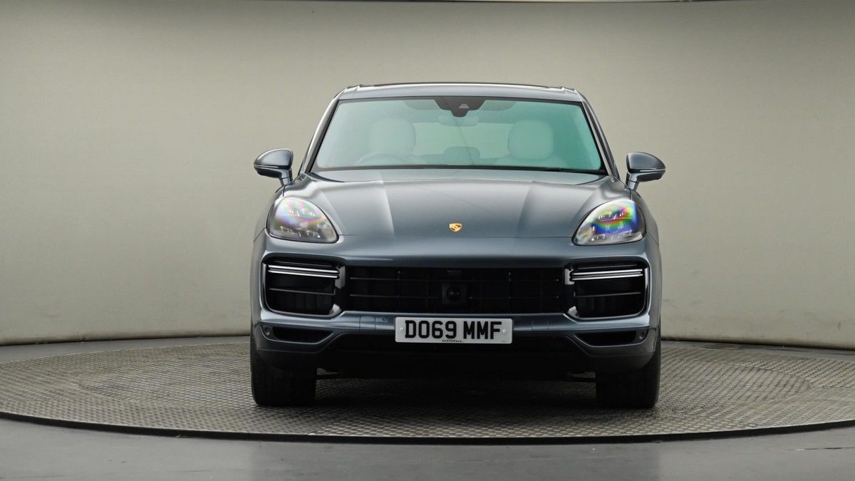 Porsche Cayenne Image 21