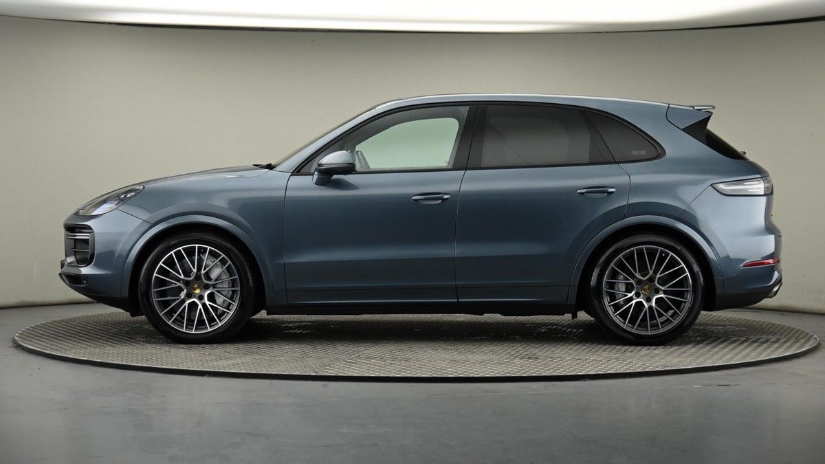 Porsche Cayenne Image 23