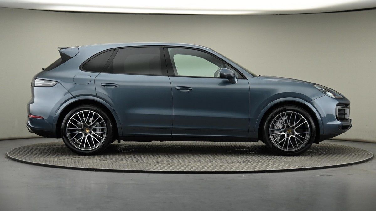 Porsche Cayenne Image 27