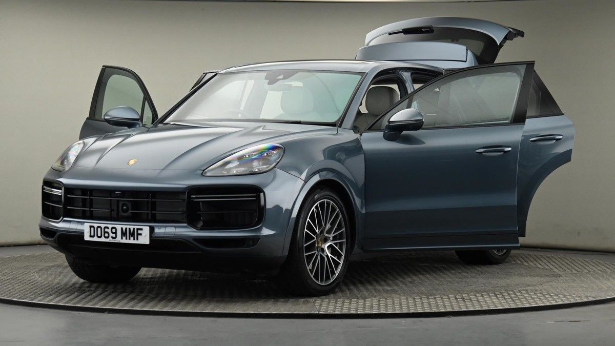 Porsche Cayenne Image 28