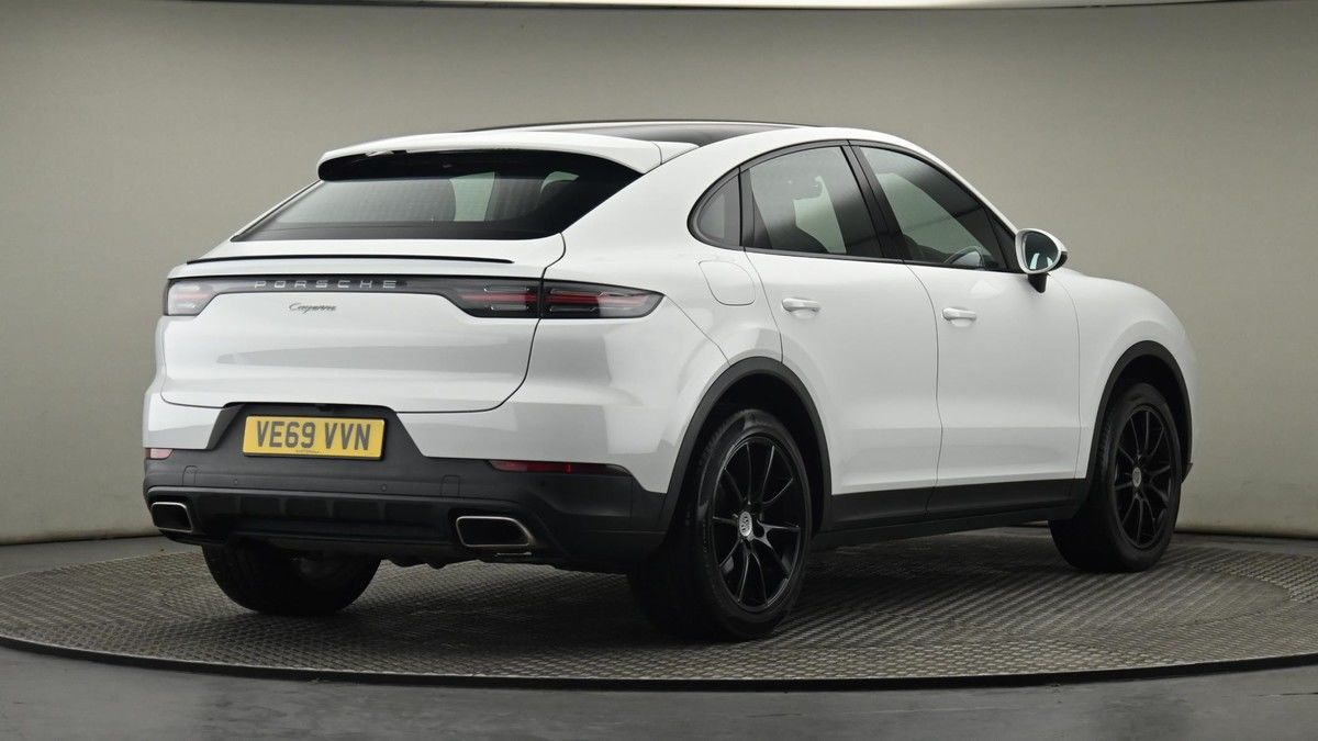 Porsche Cayenne Image 26