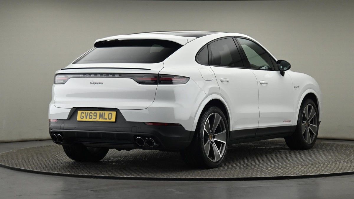 Porsche Cayenne Image 26