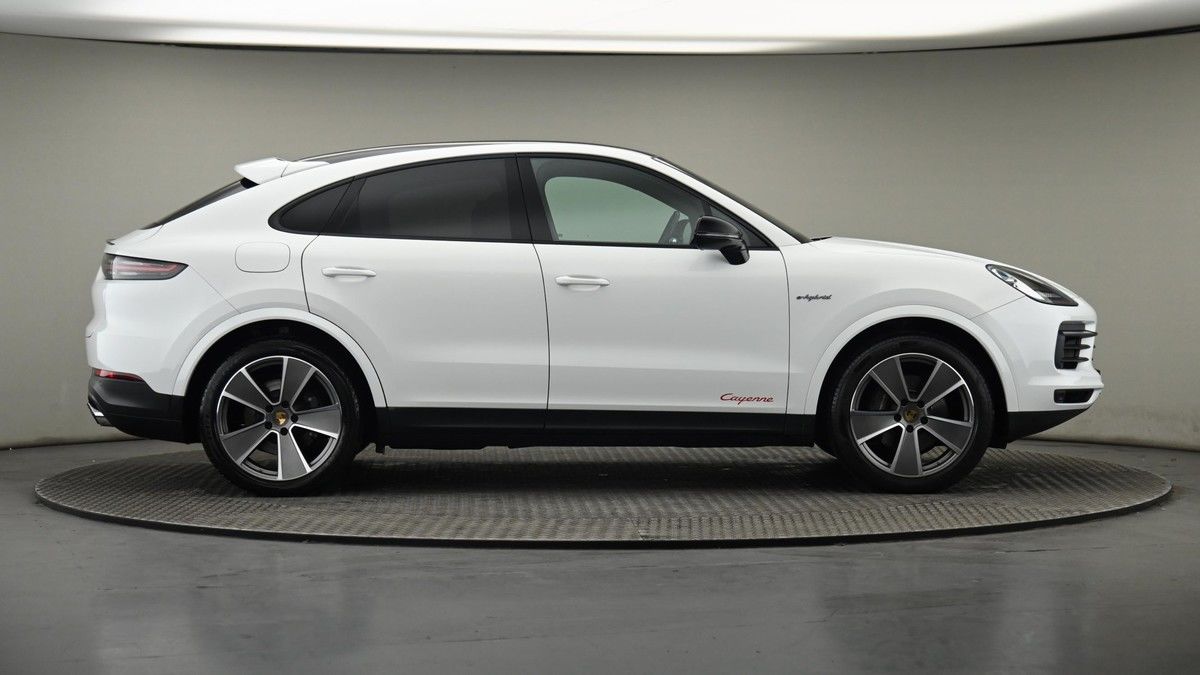 Porsche Cayenne Image 27