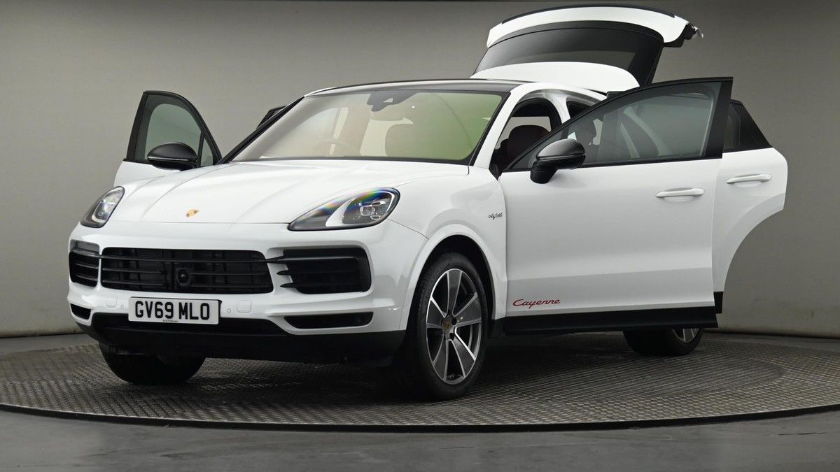 More views of Porsche Cayenne