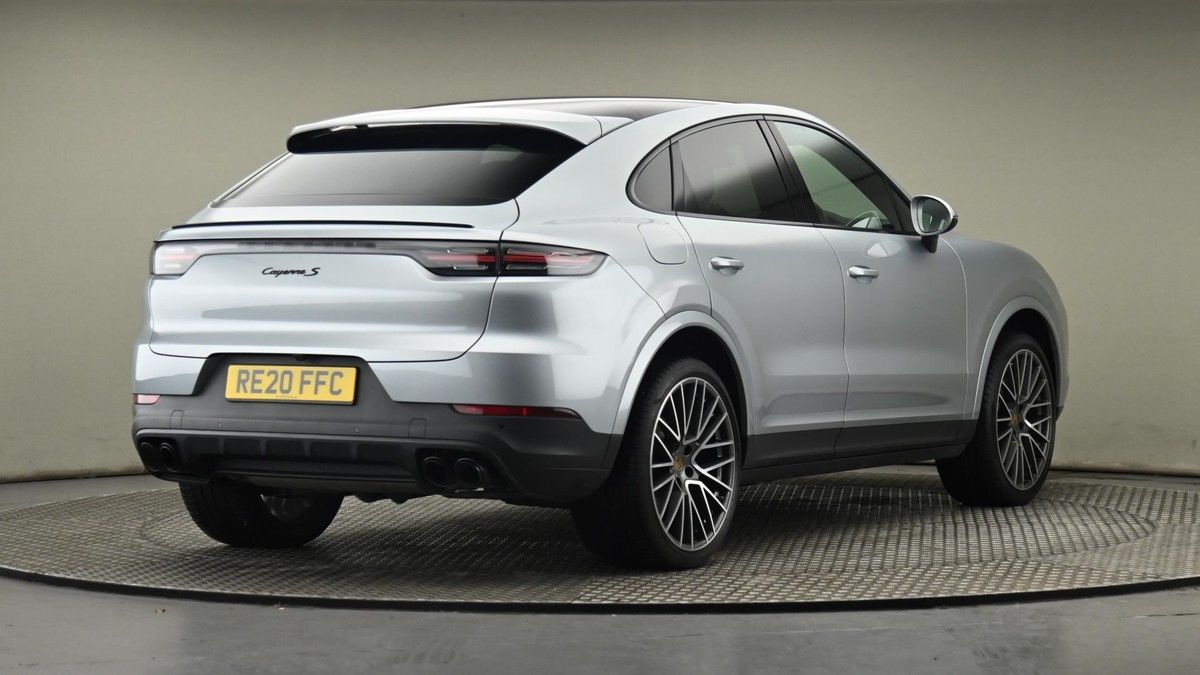 Porsche Cayenne Image 26