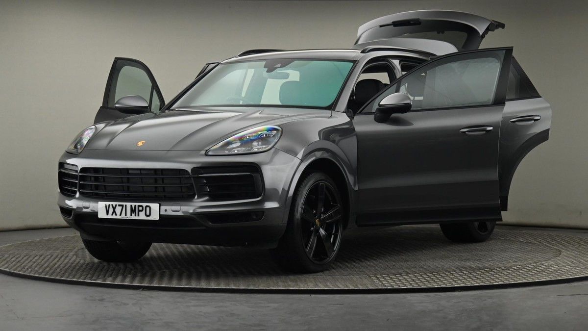 Porsche Cayenne Image 28