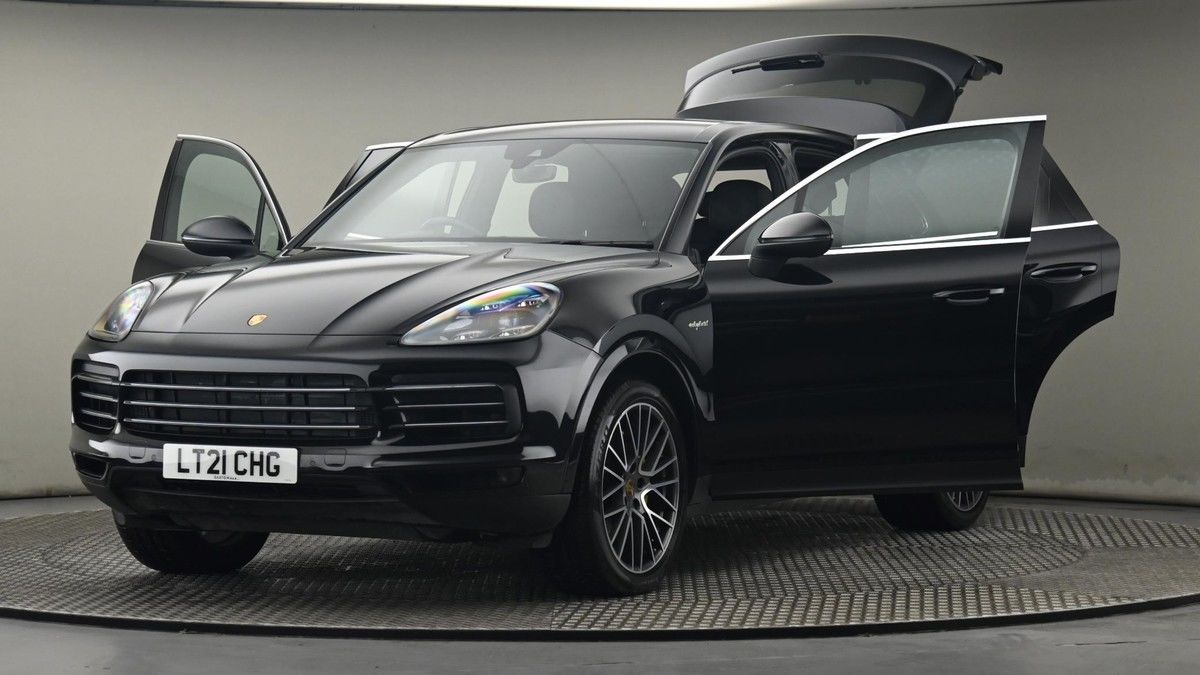 Porsche Cayenne Image 28