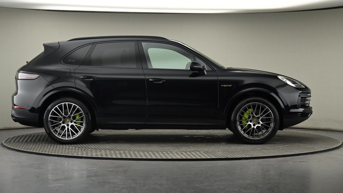 Porsche Cayenne Image 27