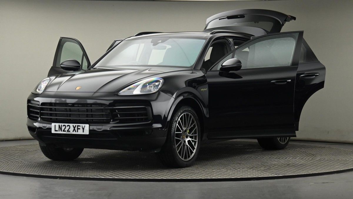 Porsche Cayenne Image 28