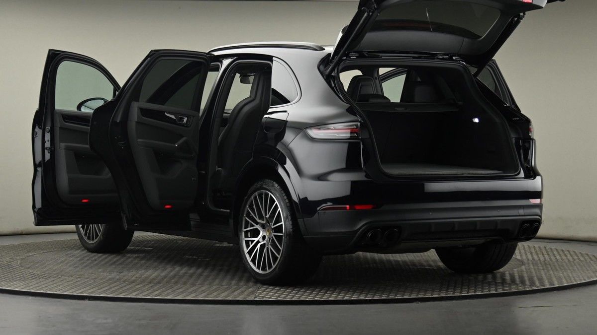 Porsche Cayenne Image 29