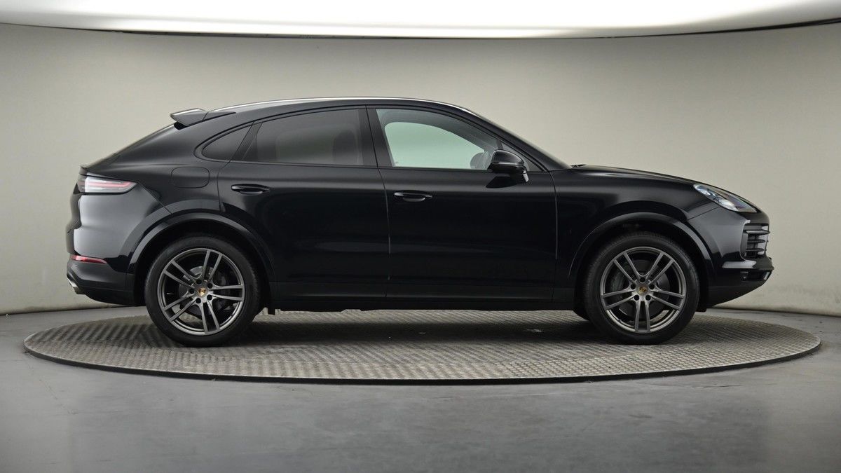 Porsche Cayenne Image 27