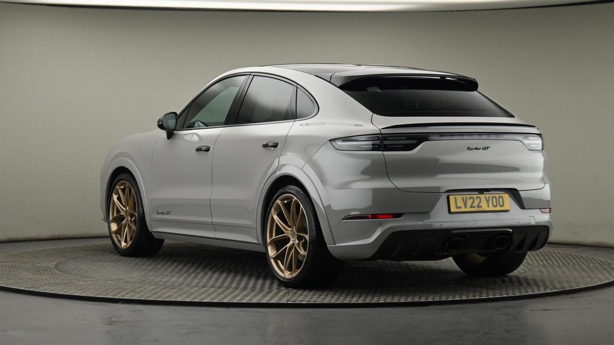 Porsche Cayenne Image 24