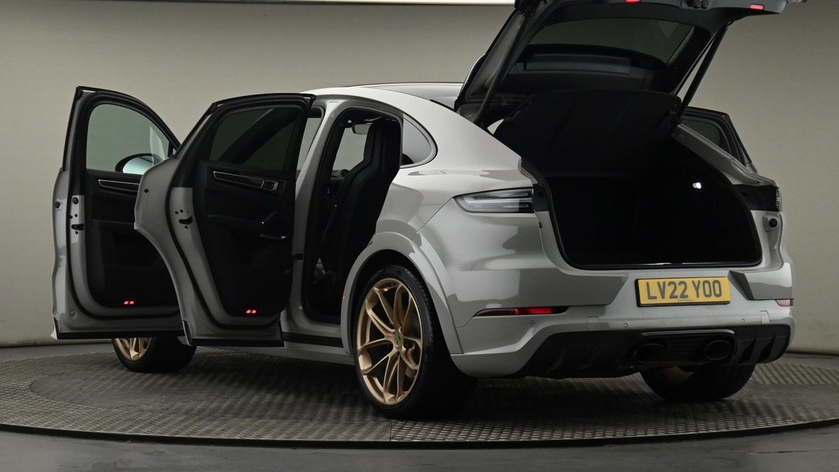 Porsche Cayenne Image 29