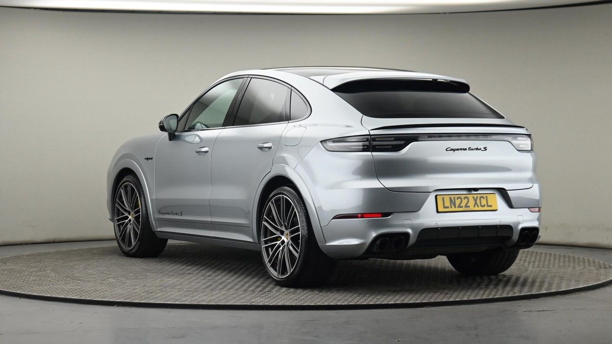 Porsche Cayenne Image 24