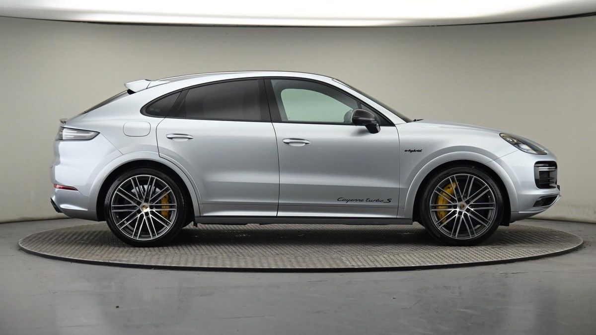 More views of Porsche Cayenne