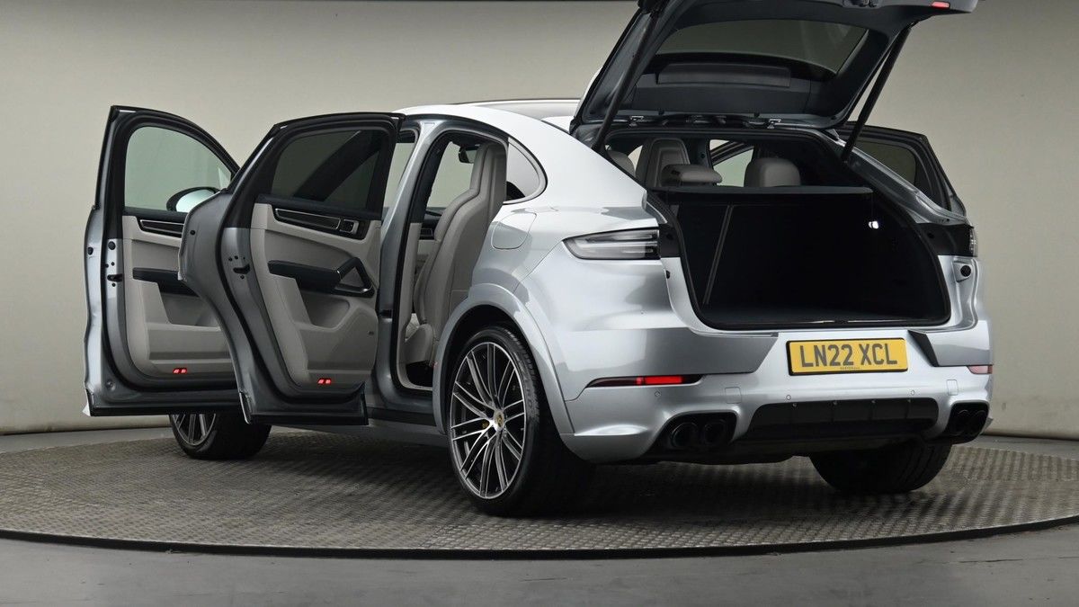 More views of Porsche Cayenne