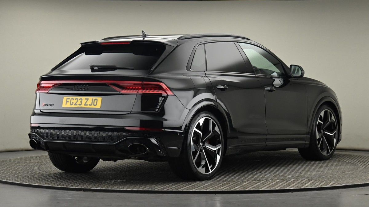 Audi RSQ8 Image 26