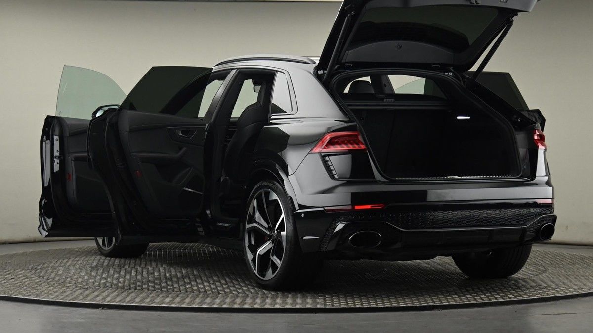 Audi RSQ8 Image 29