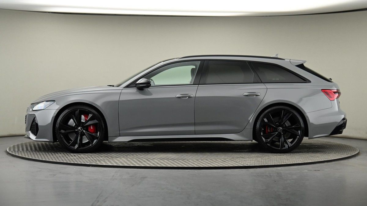 Audi RS6 Avant Image 23