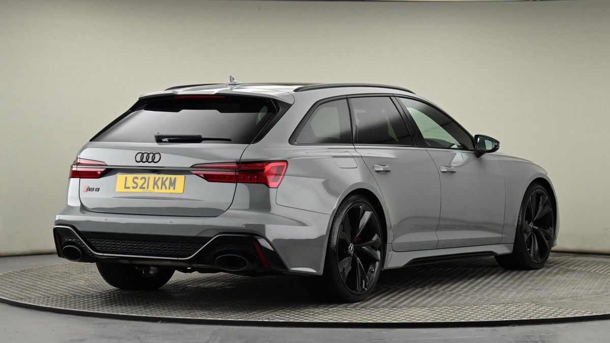 Audi RS6 Avant Image 26