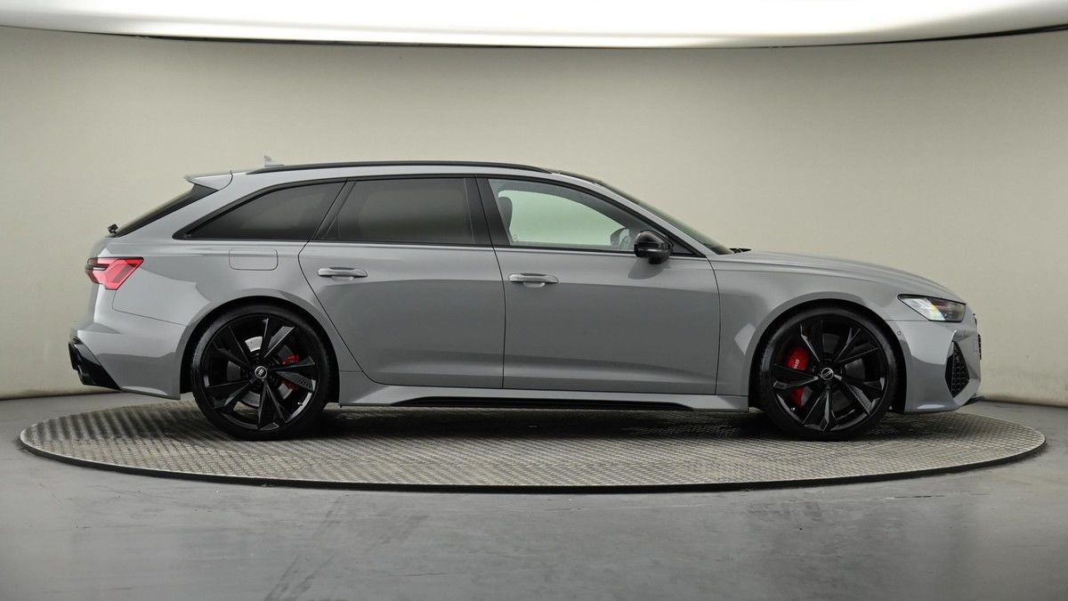 Audi RS6 Avant Image 27