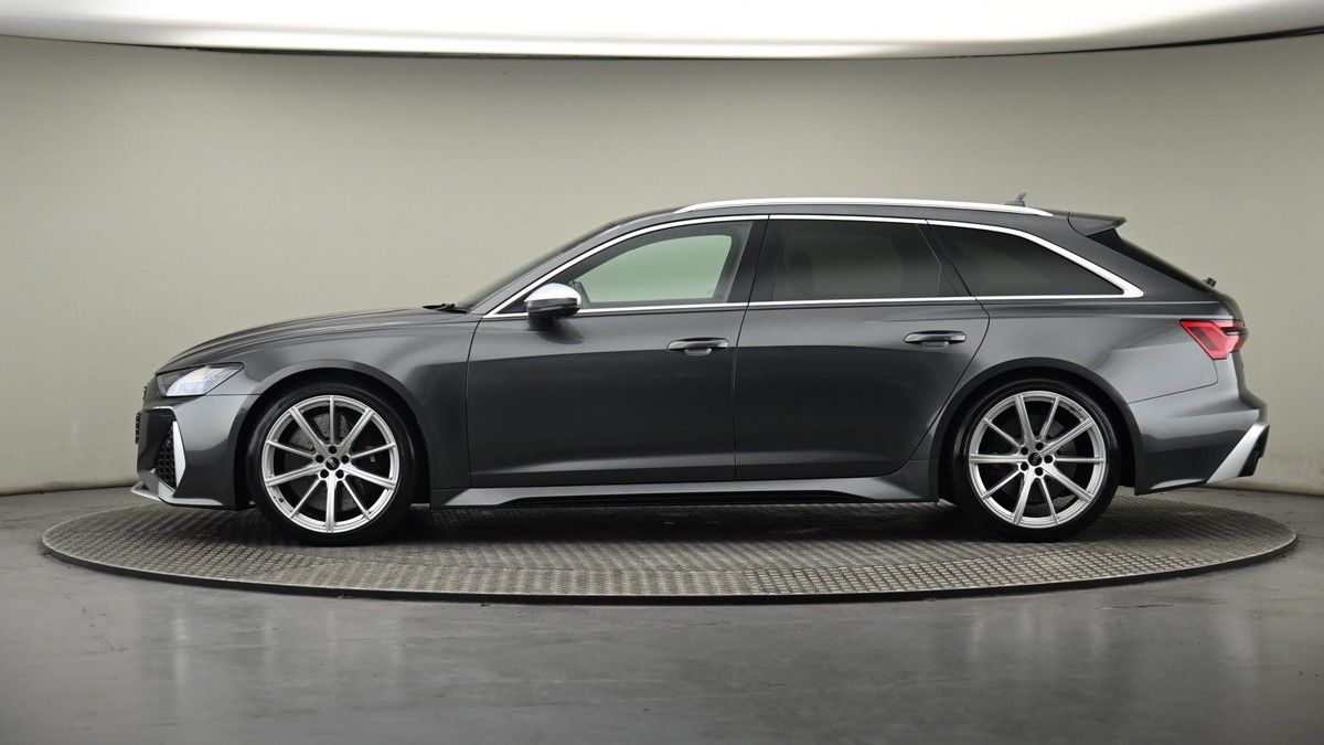 Audi RS6 Avant Image 23