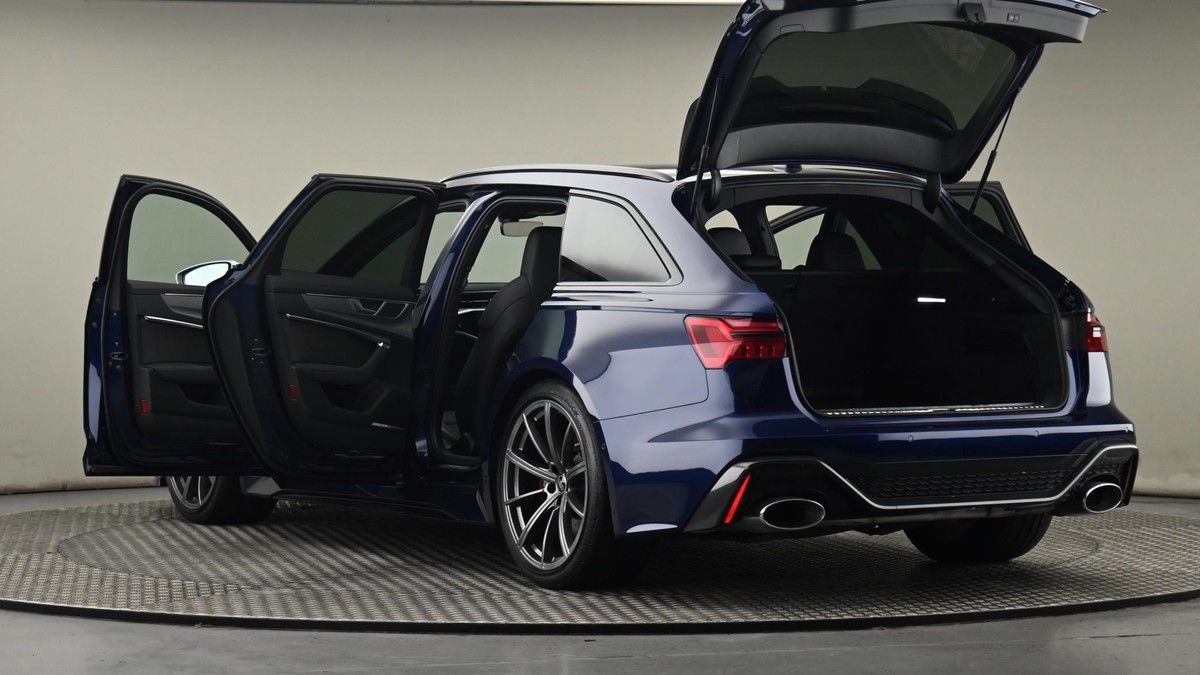 Audi RS6 Avant Image 29