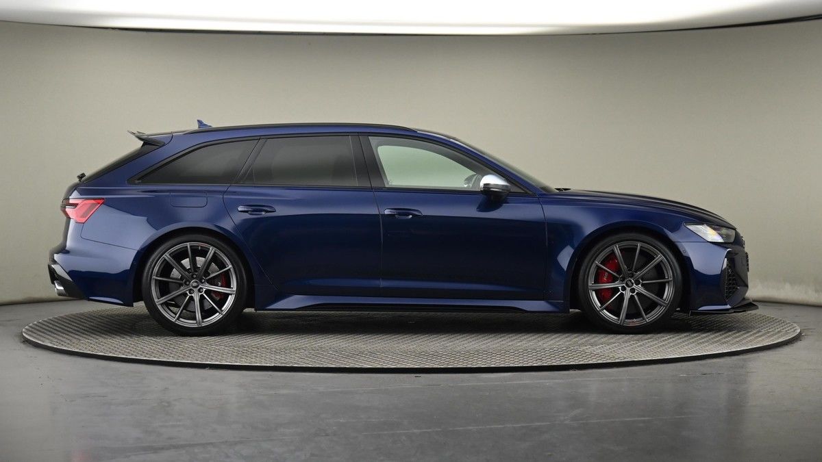 Audi RS6 Avant Image 27