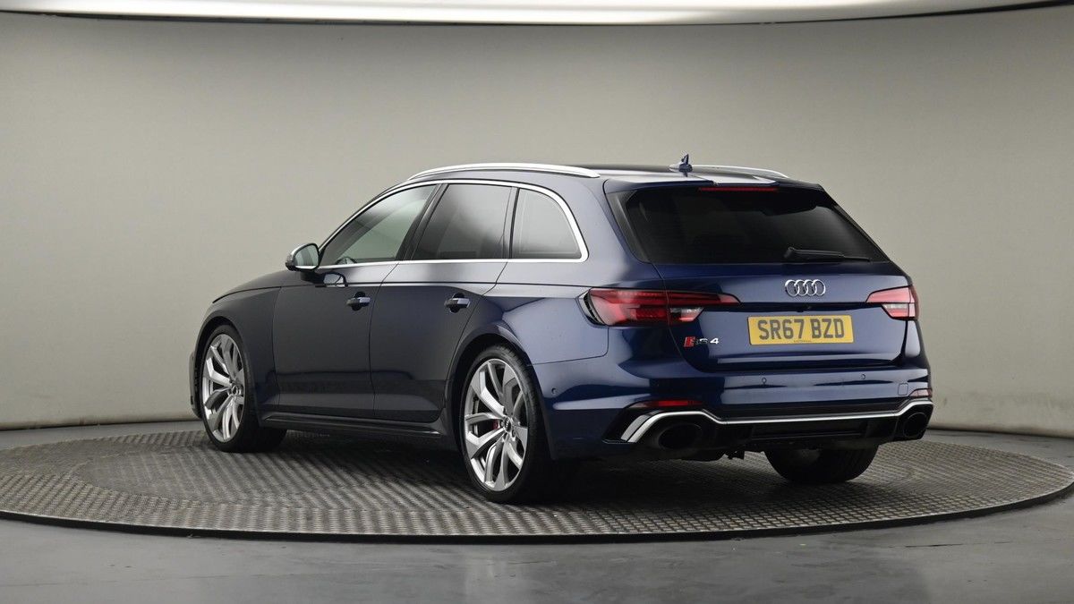 Audi RS4 Avant Image 24