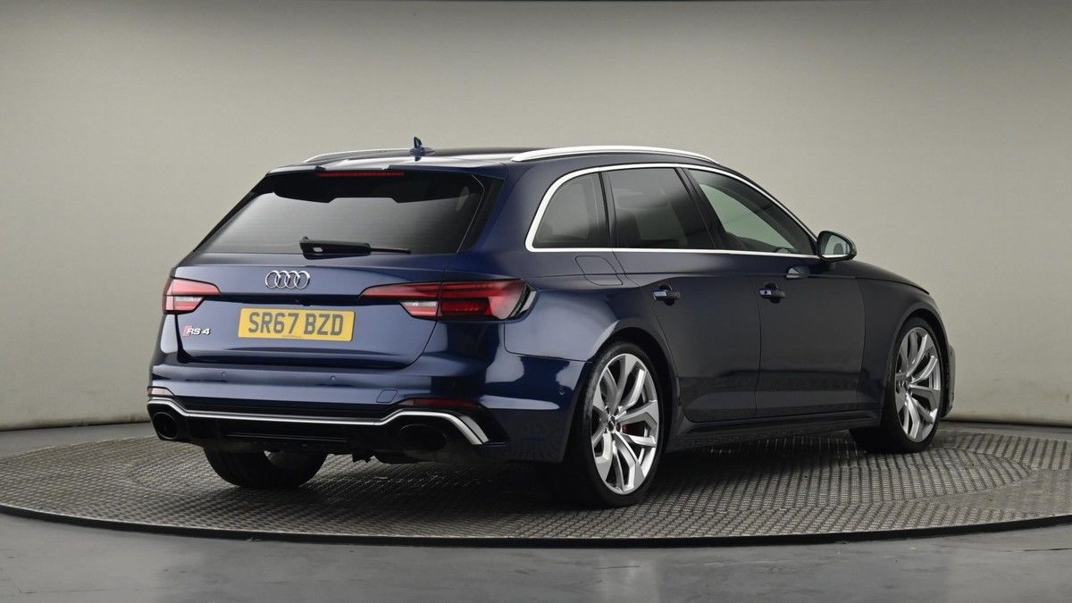 Audi RS4 Avant Image 26