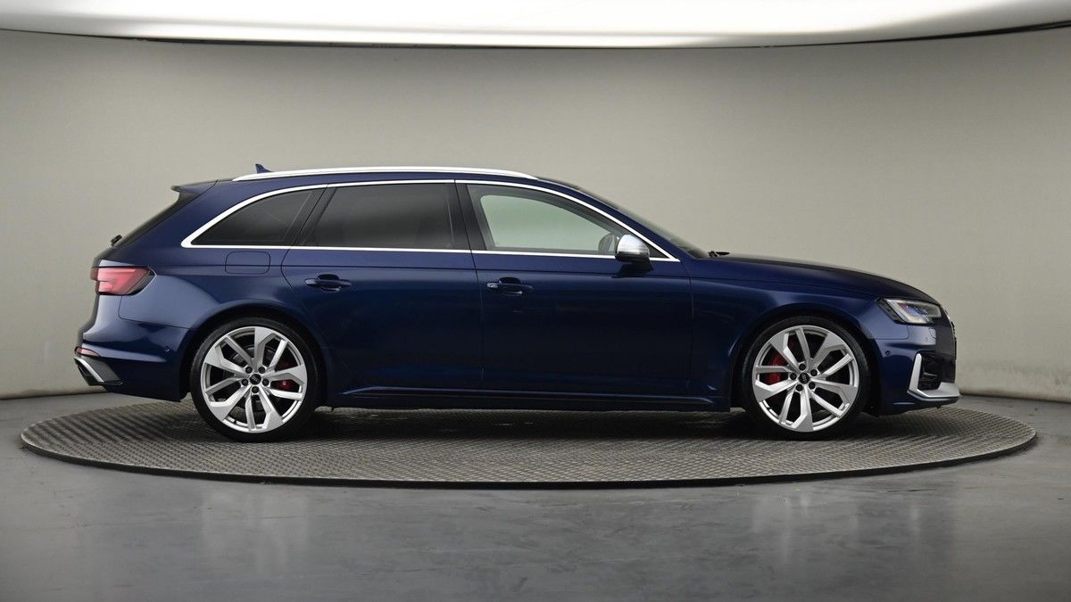 Audi RS4 Avant Image 27