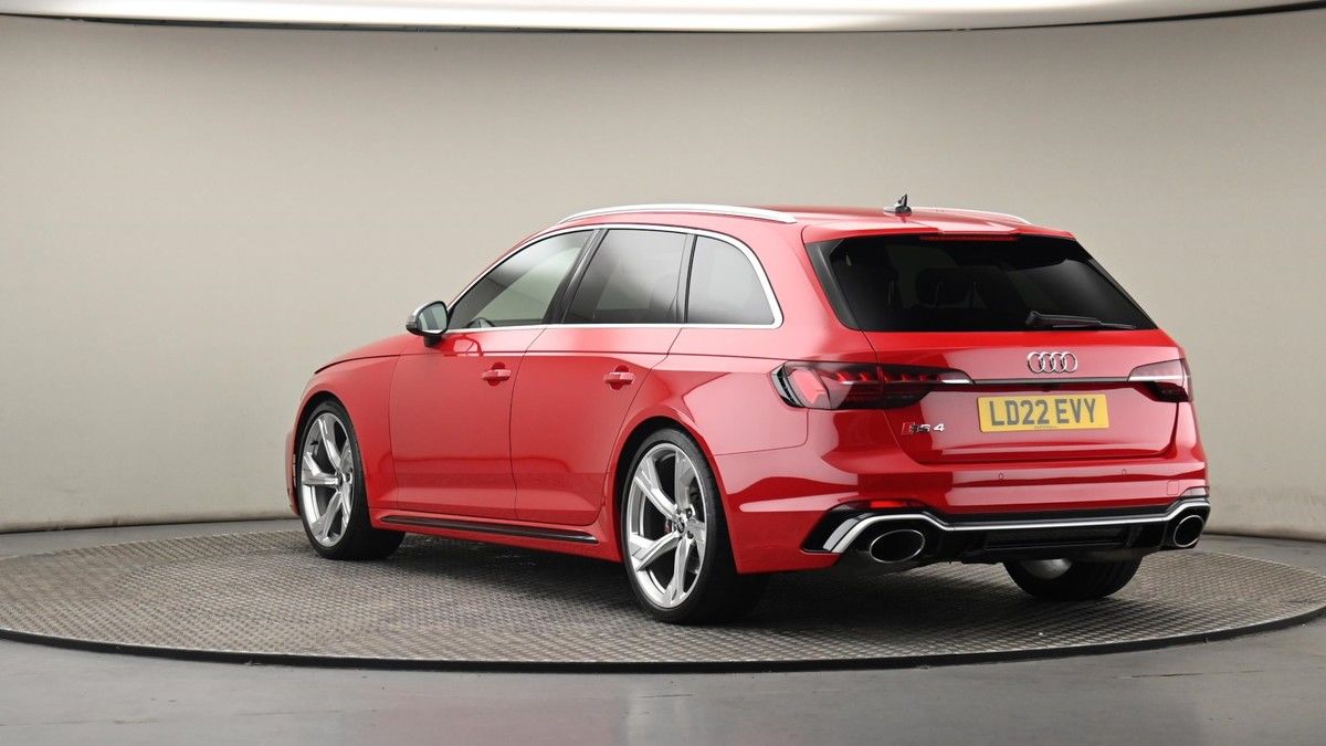 Audi RS4 Avant Image 24