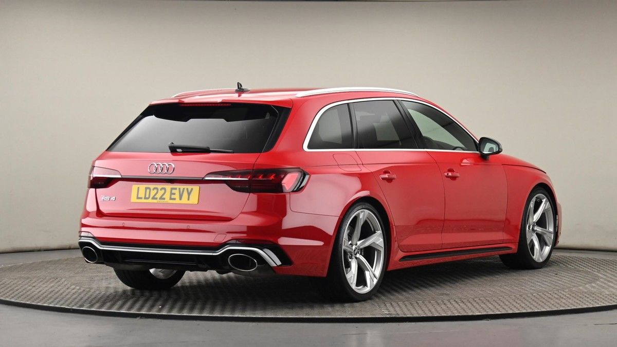 Audi RS4 Avant Image 26