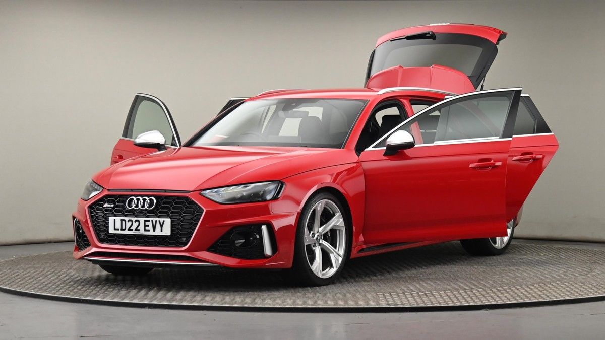 Audi RS4 Avant Image 28