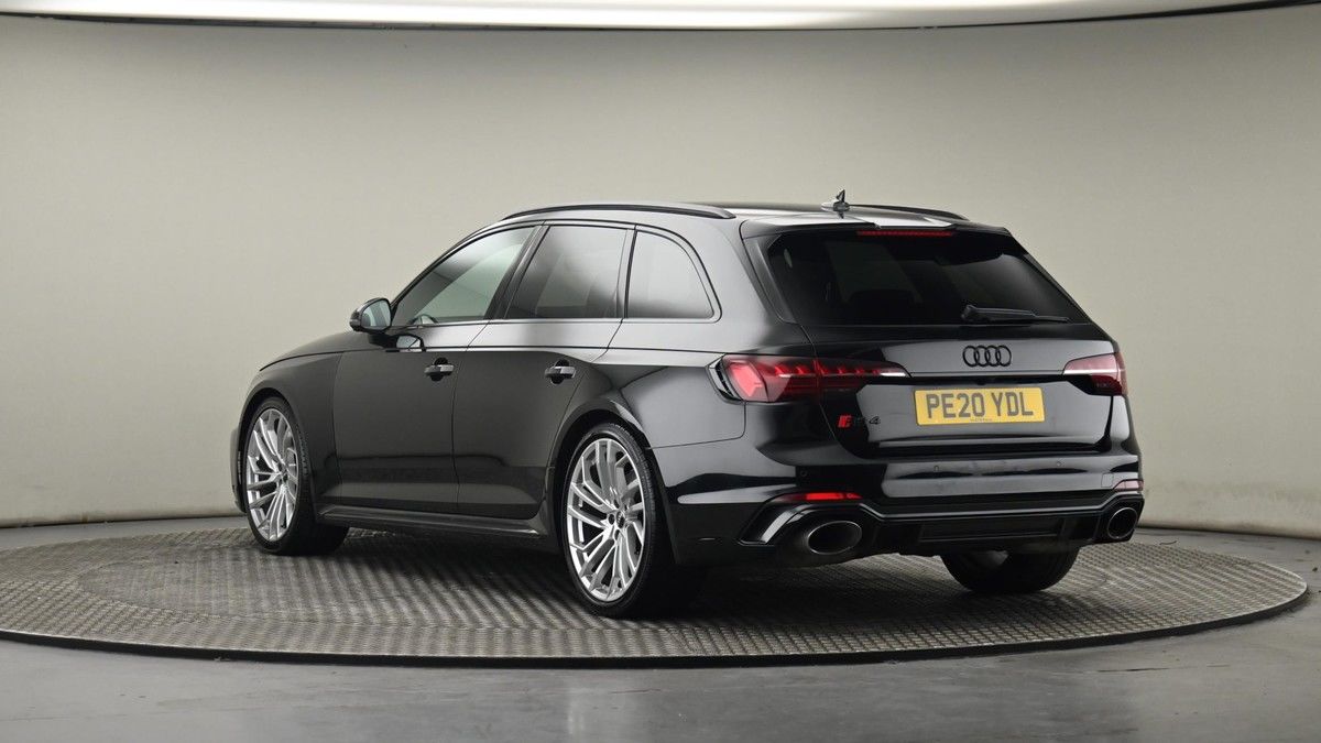 Audi RS4 Avant Image 24